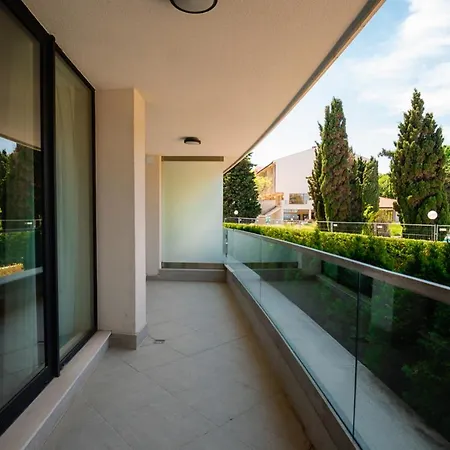 Stylish 1-bd In St Constantine And Helena By Flat Mаnager Apartment *