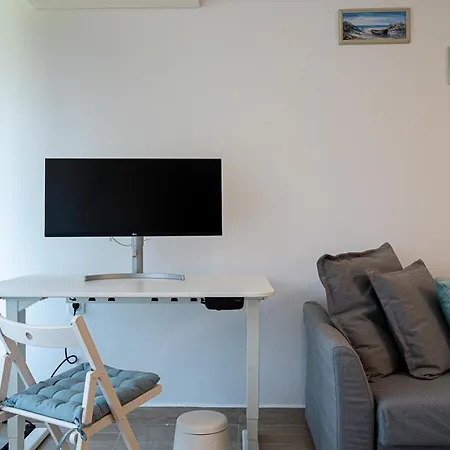 Apartment Stylish 1-bd In St Constantine And Helena By Flat Mаnager *