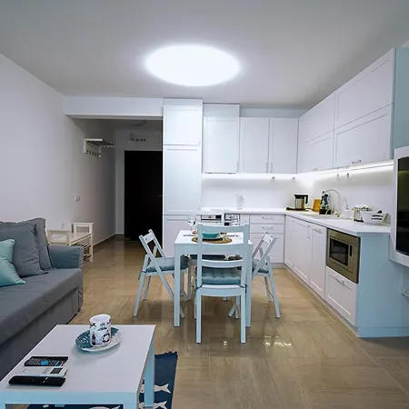 Stylish 1-bd In St Constantine And Helena By Flat Mаnager *