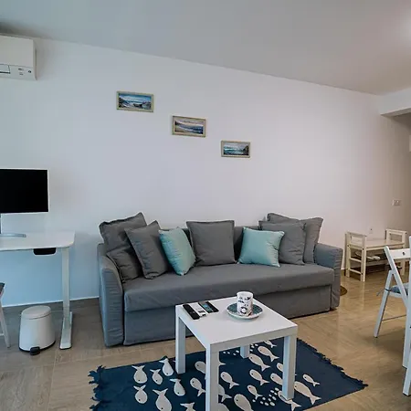 Stylish 1-bd In St Constantine And Helena By Flat Mаnager *